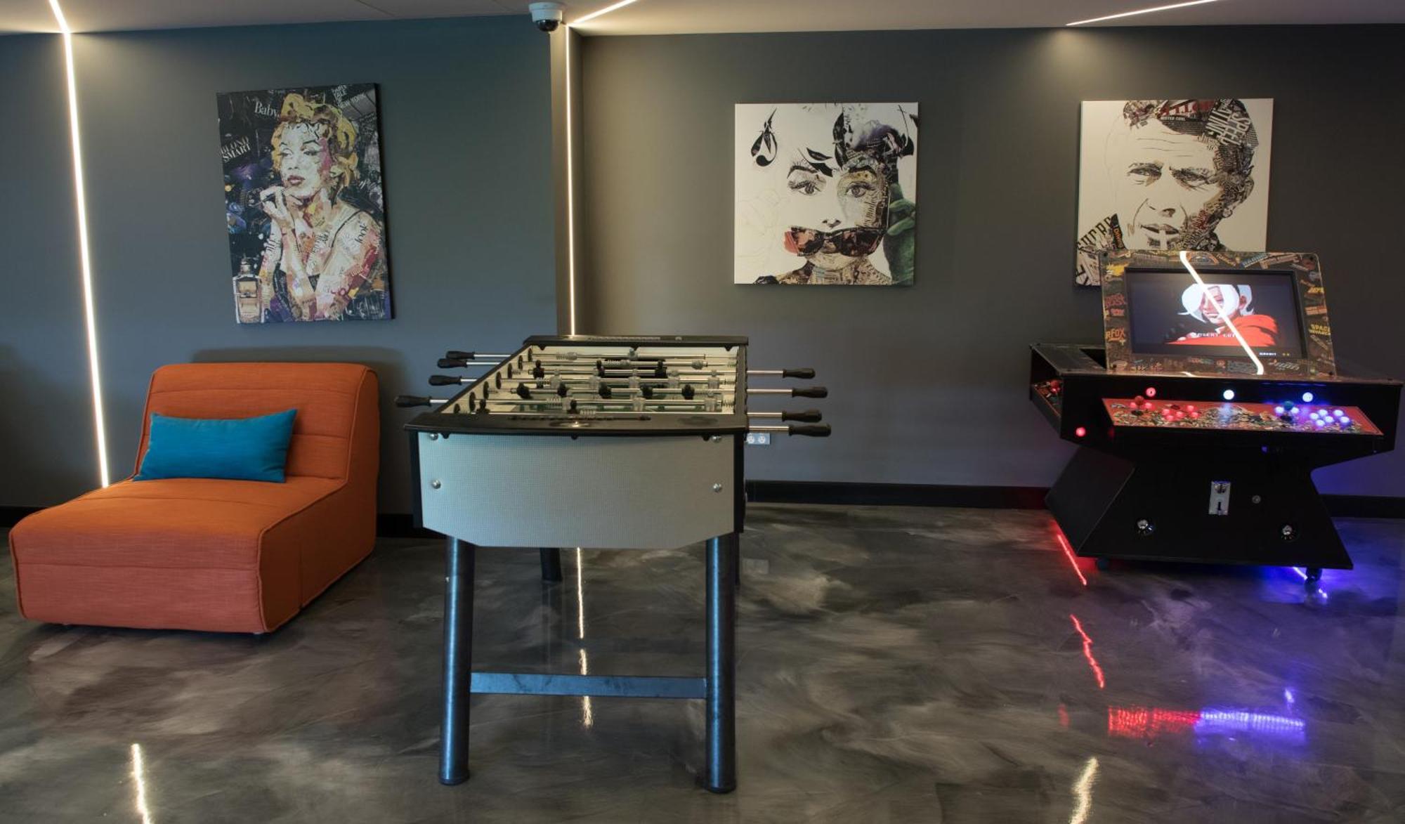 8 Residences - Adults Only Hotel
